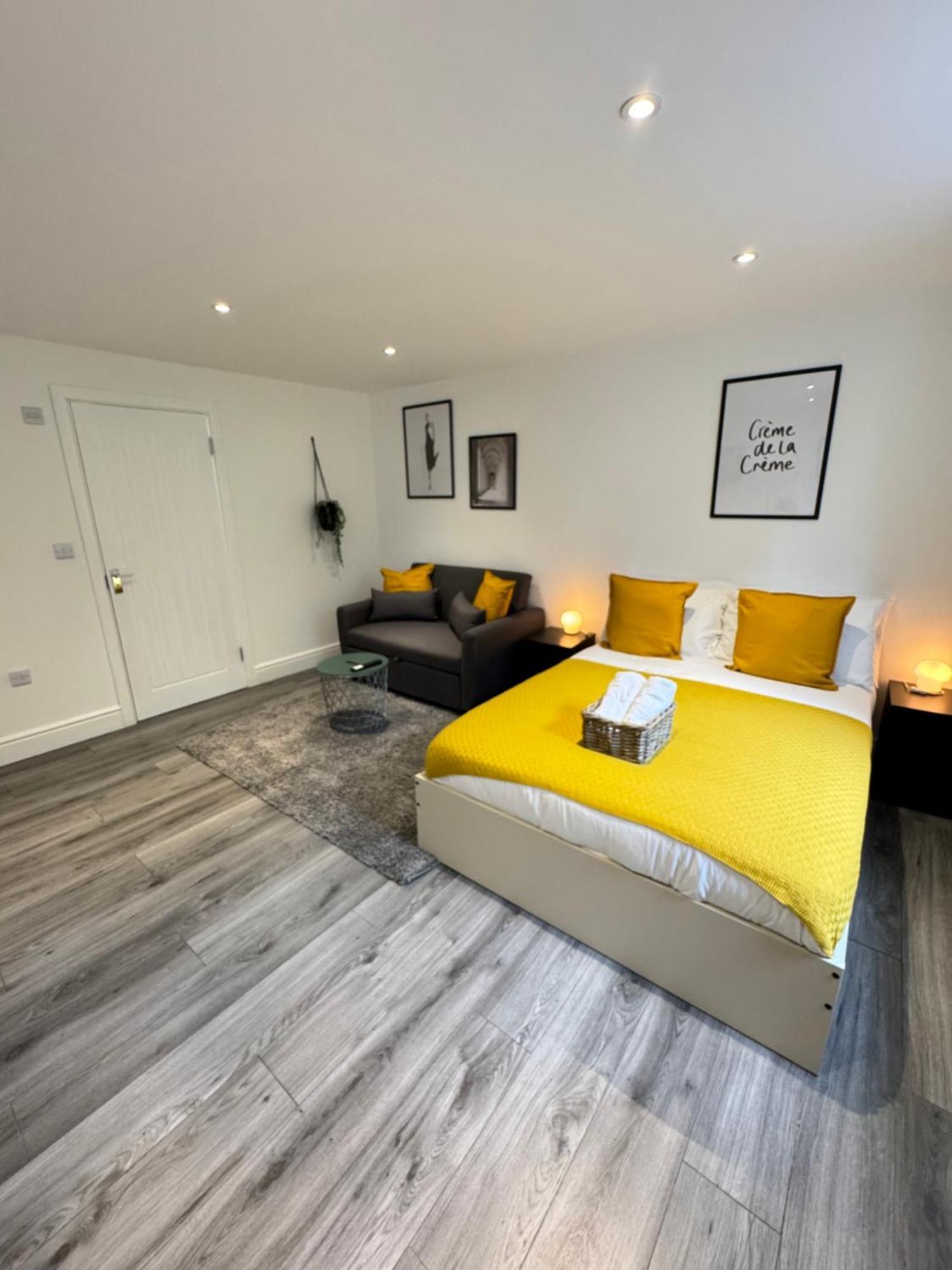 En-Suite Bedroom For Up To 4! Sofa Bed - Near Stratford Londra Exterior foto
