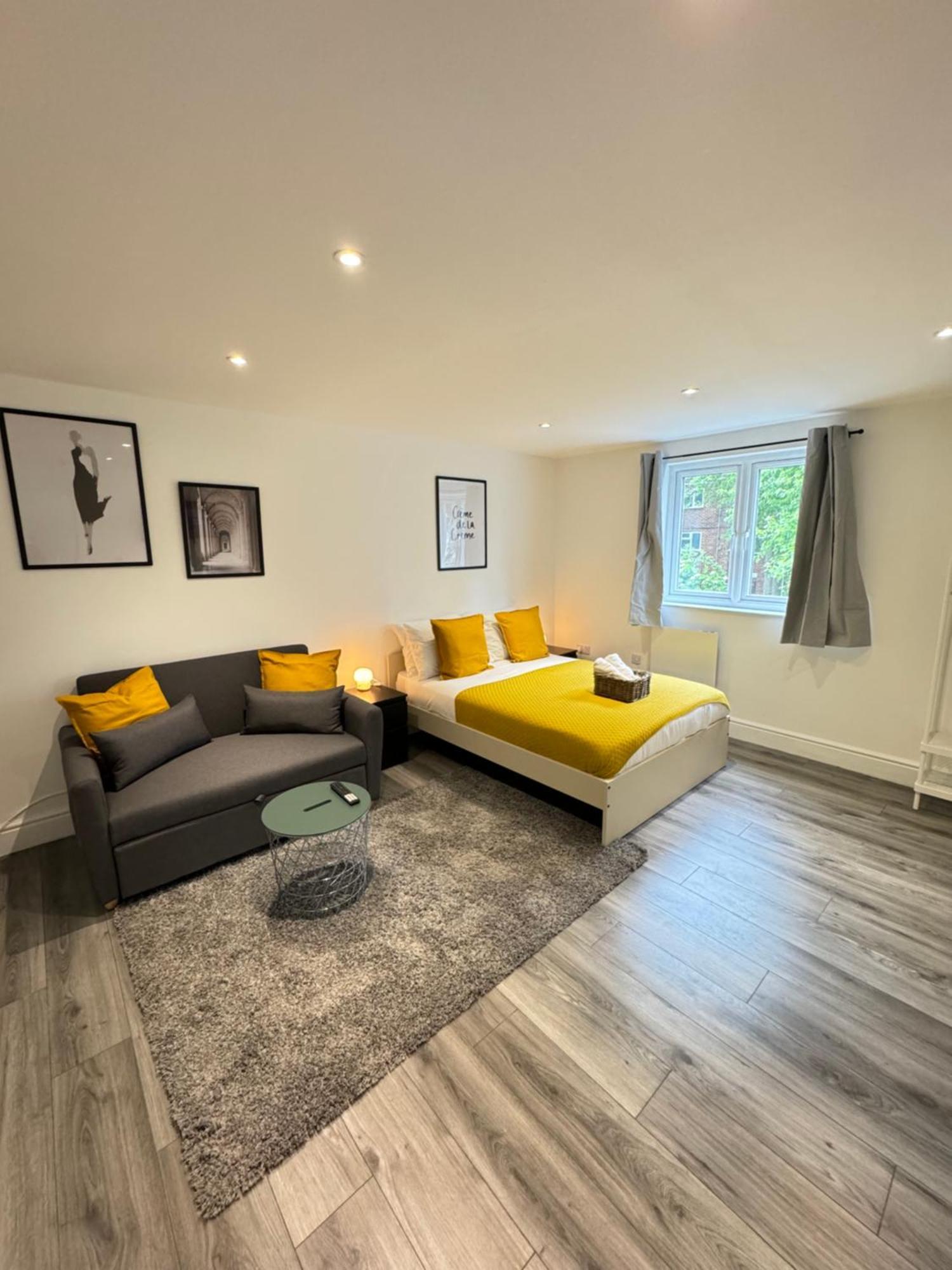 En-Suite Bedroom For Up To 4! Sofa Bed - Near Stratford Londra Exterior foto