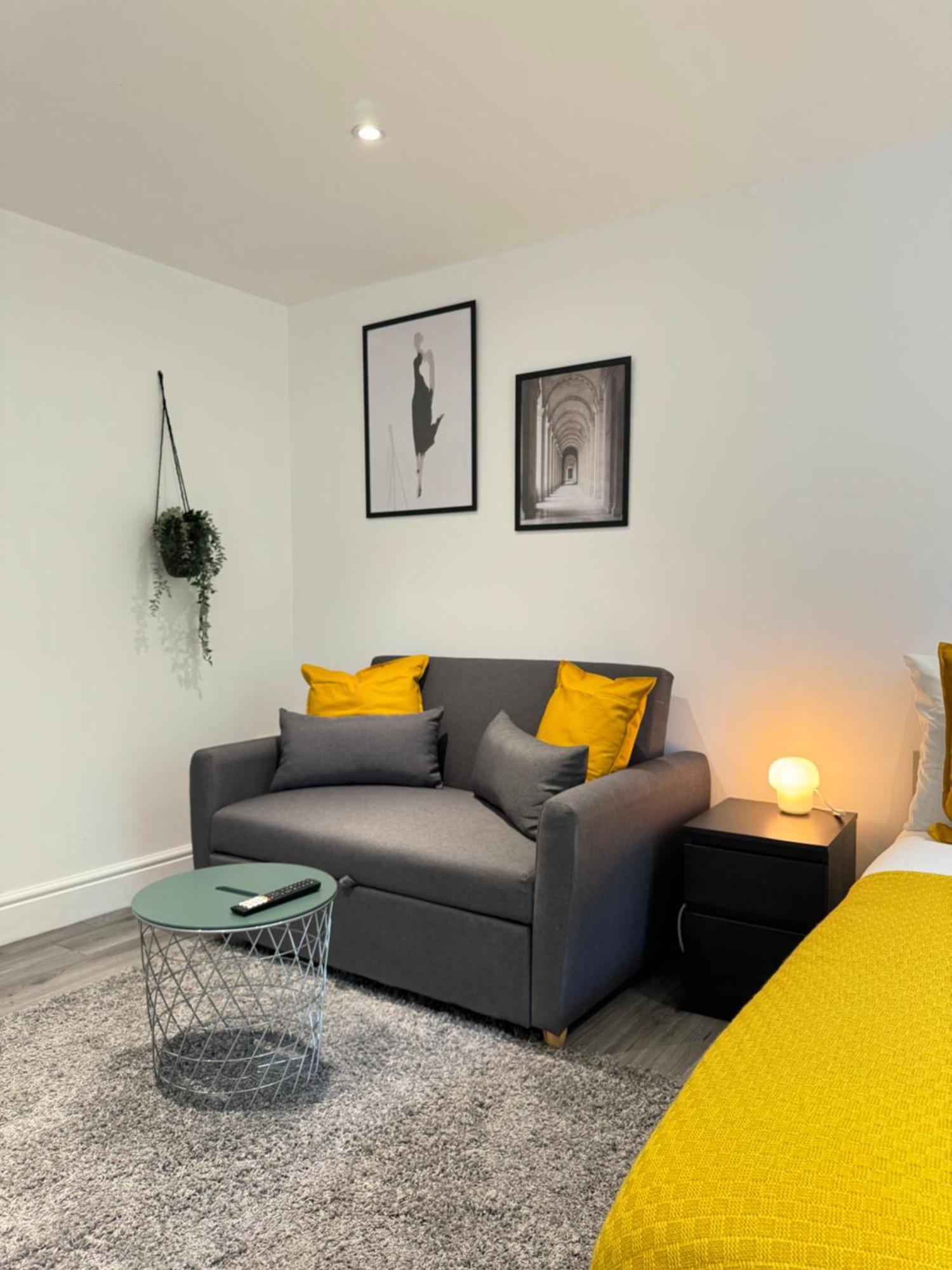 En-Suite Bedroom For Up To 4! Sofa Bed - Near Stratford Londra Exterior foto