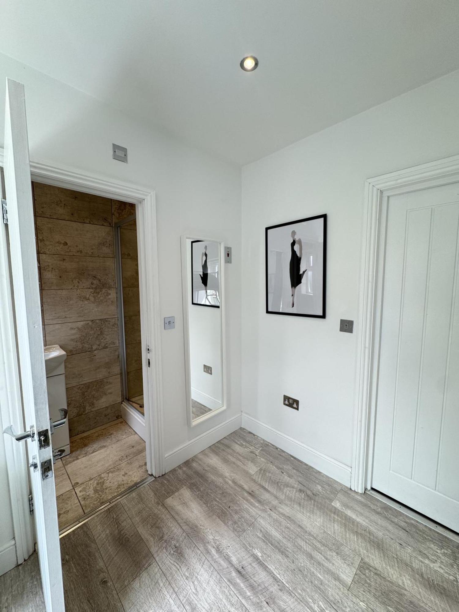 En-Suite Bedroom For Up To 4! Sofa Bed - Near Stratford Londra Exterior foto