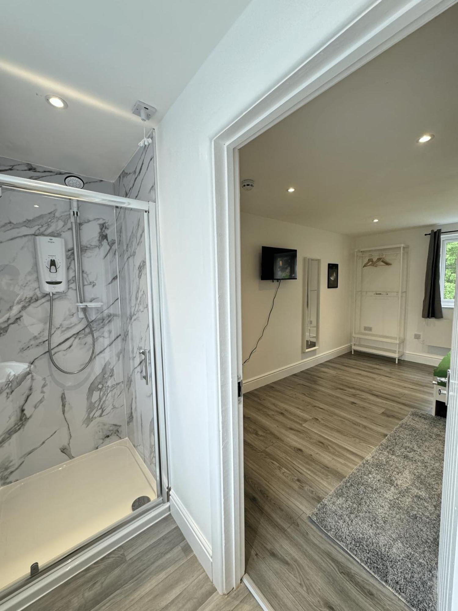 En-Suite Bedroom For Up To 4! Sofa Bed - Near Stratford Londra Exterior foto