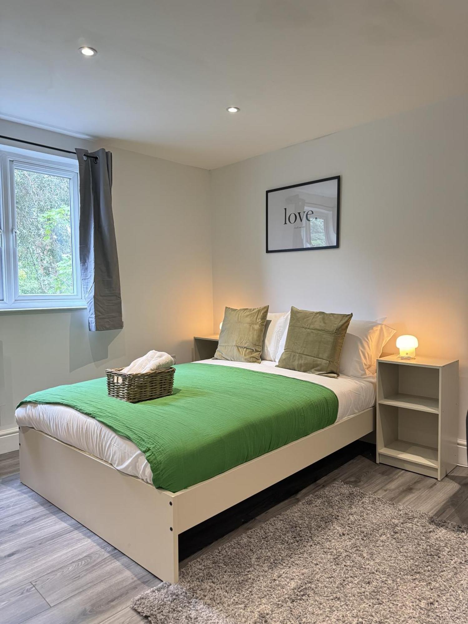 En-Suite Bedroom For Up To 4! Sofa Bed - Near Stratford Londra Exterior foto