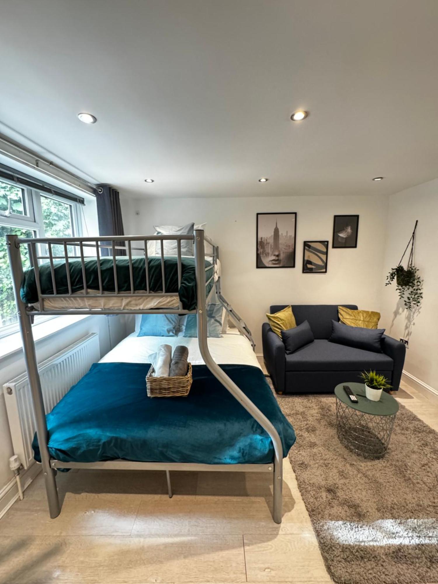 En-Suite Bedroom For Up To 4! Sofa Bed - Near Stratford Londra Exterior foto