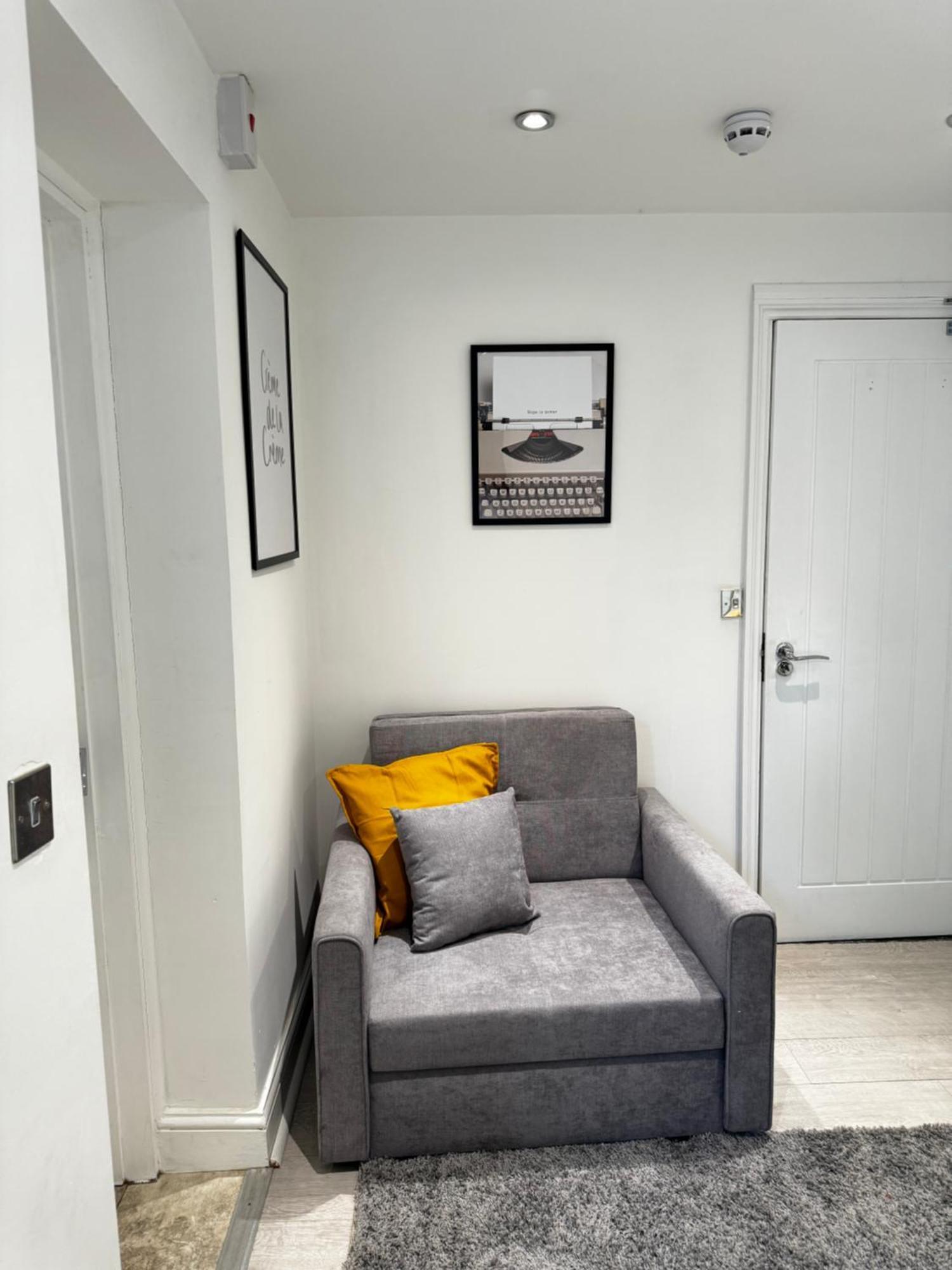 En-Suite Bedroom For Up To 4! Sofa Bed - Near Stratford Londra Exterior foto
