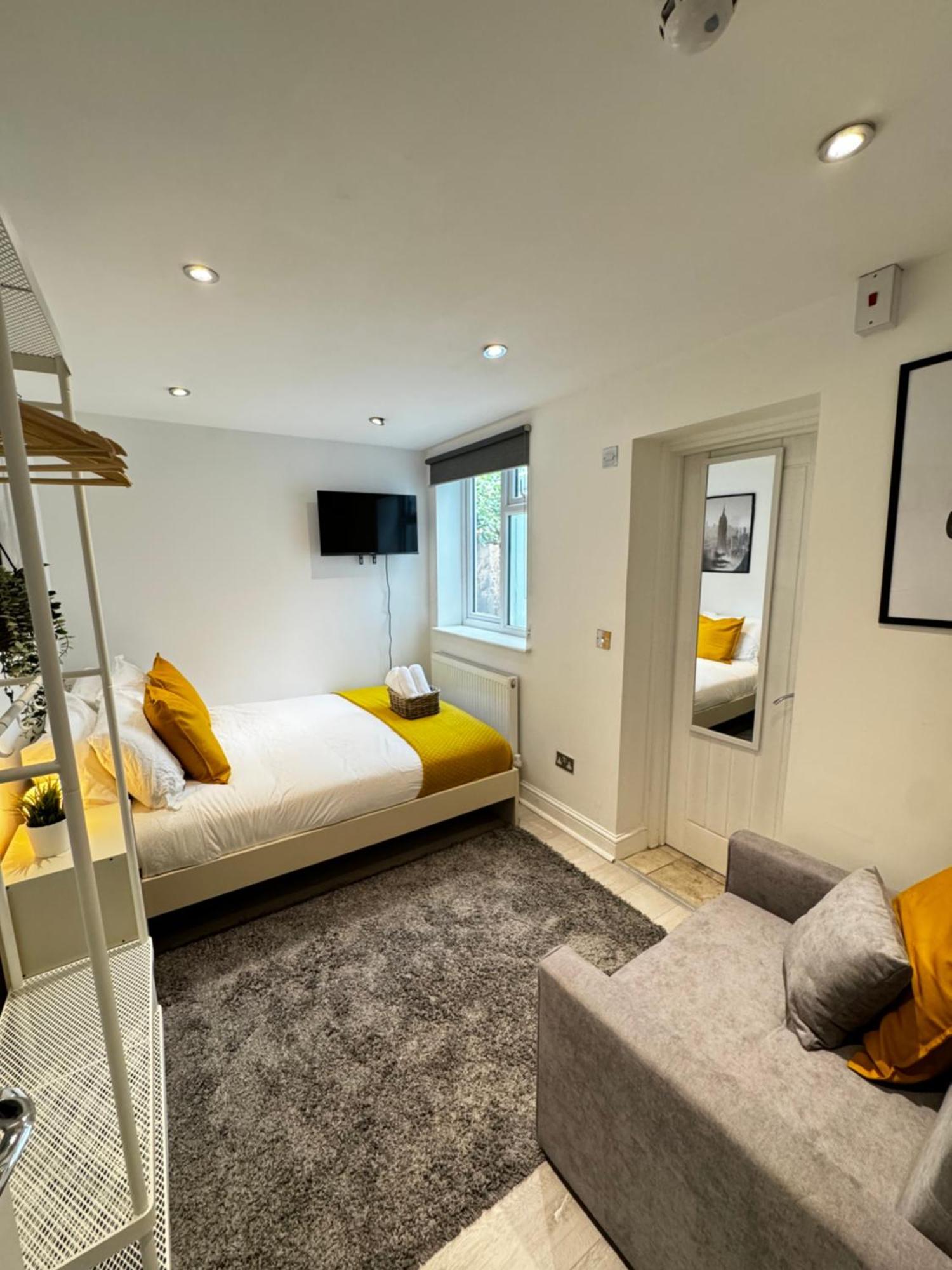 En-Suite Bedroom For Up To 4! Sofa Bed - Near Stratford Londra Exterior foto