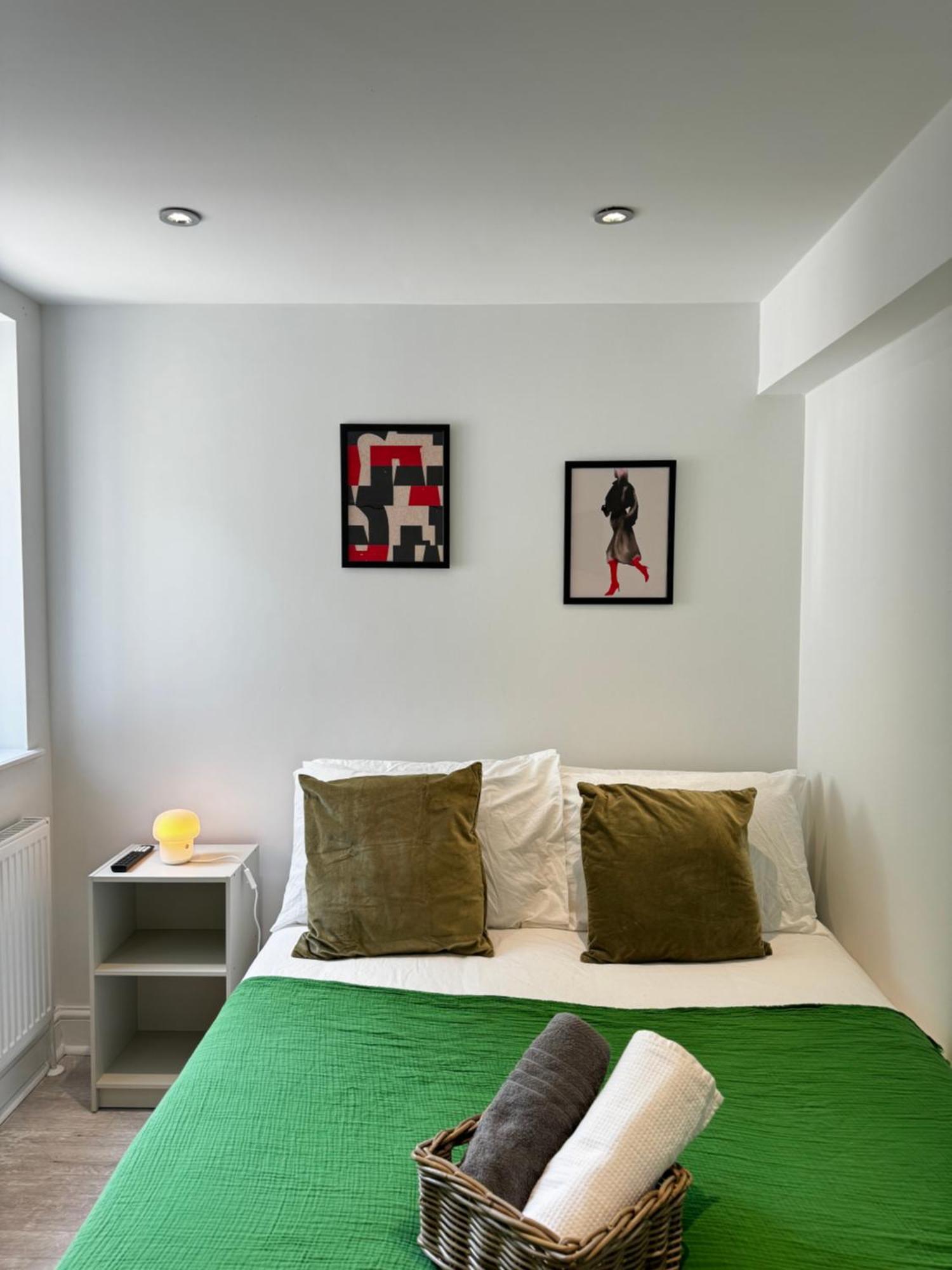 En-Suite Bedroom For Up To 4! Sofa Bed - Near Stratford Londra Exterior foto
