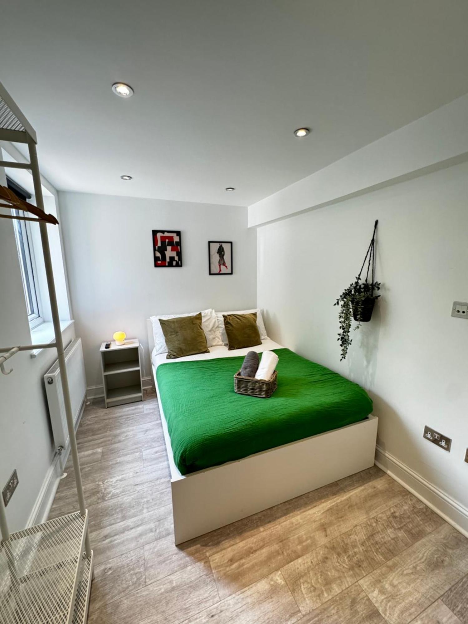 En-Suite Bedroom For Up To 4! Sofa Bed - Near Stratford Londra Exterior foto