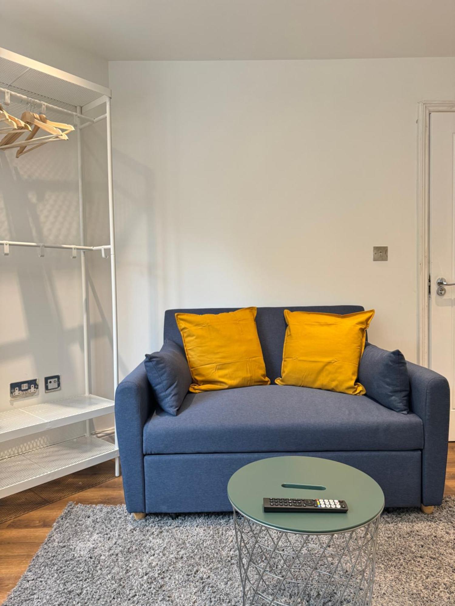 En-Suite Bedroom For Up To 4! Sofa Bed - Near Stratford Londra Exterior foto