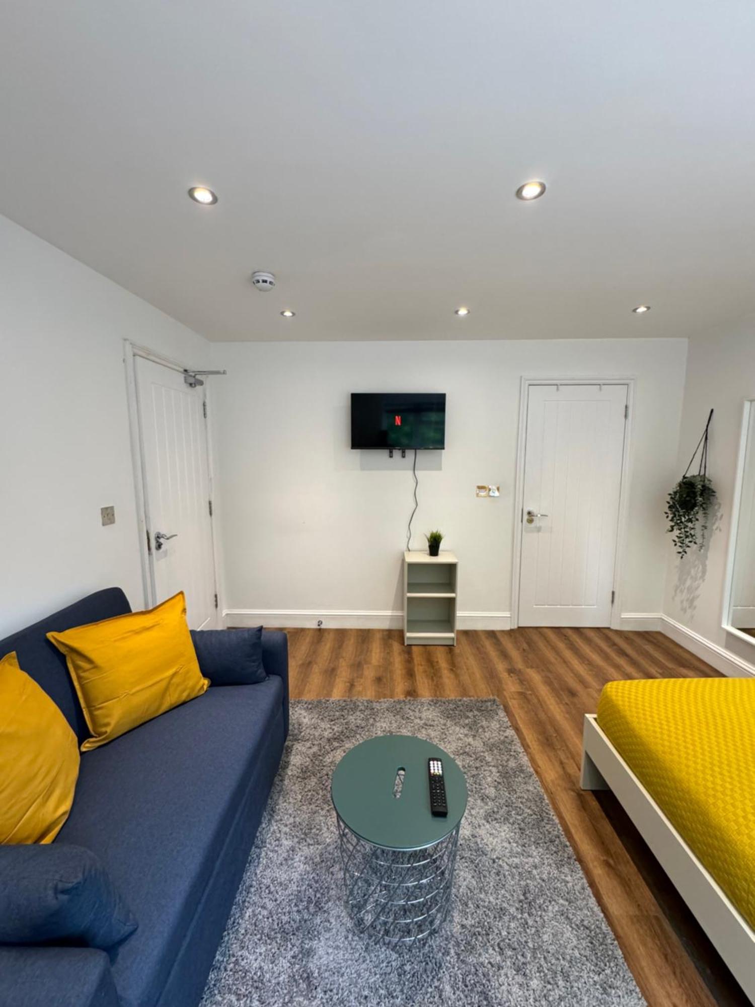En-Suite Bedroom For Up To 4! Sofa Bed - Near Stratford Londra Exterior foto