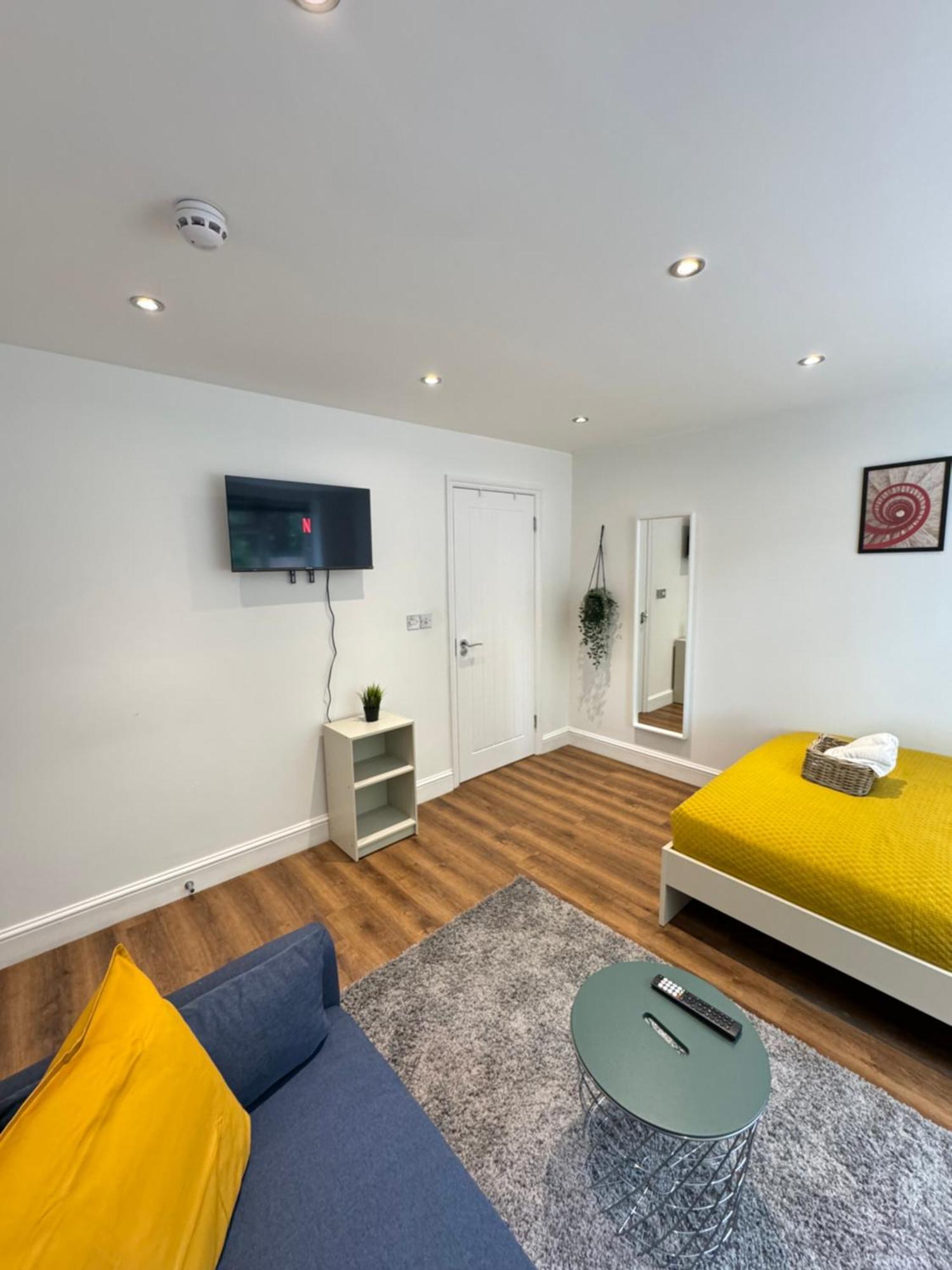 En-Suite Bedroom For Up To 4! Sofa Bed - Near Stratford Londra Exterior foto